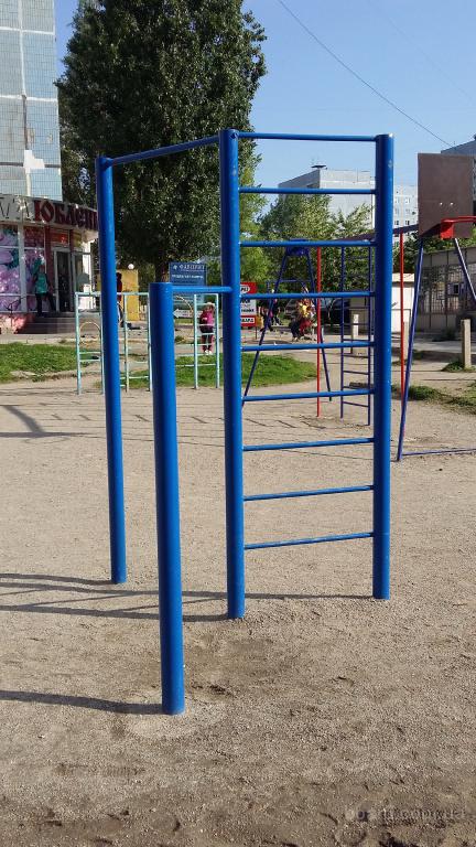 http://img3.board.com.ua/a/2006084368/wm/4-detskie-igrovyie-i-sportivnyie-ploschadki-ot.jpg
