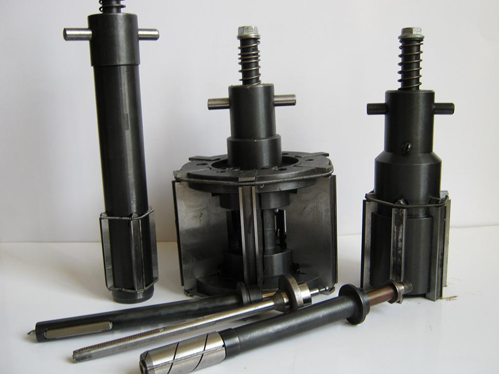 Хонинговальная головка регулируемая. Хонинговальная головка на 210 мм. Хон головка. Хон головка. Хон головка.